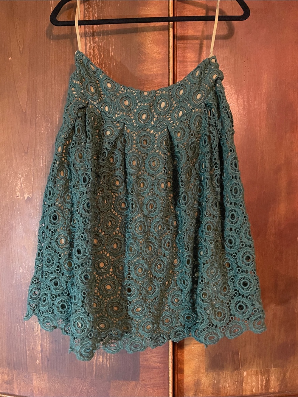 Moulinette Soeurs vetements skirt size 10. Gorgeous green lace overlay zip side